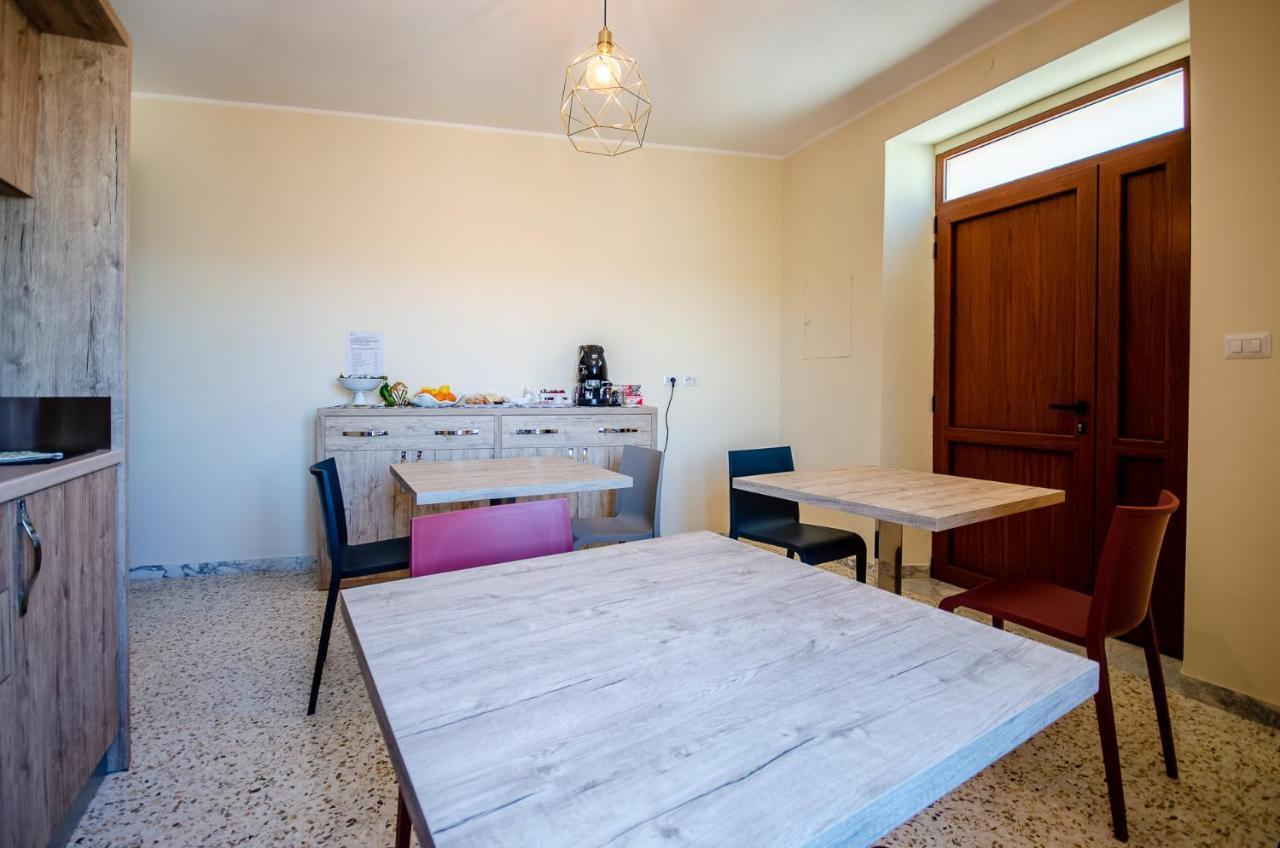 Hotel Girastrittue Colobraro Extérieur photo